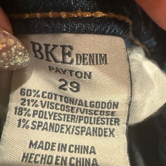 BKE Payton UNIVERSAL FIT MID-RISE Capri Jean Medium Wash Size 29 - Picture 3 of 4